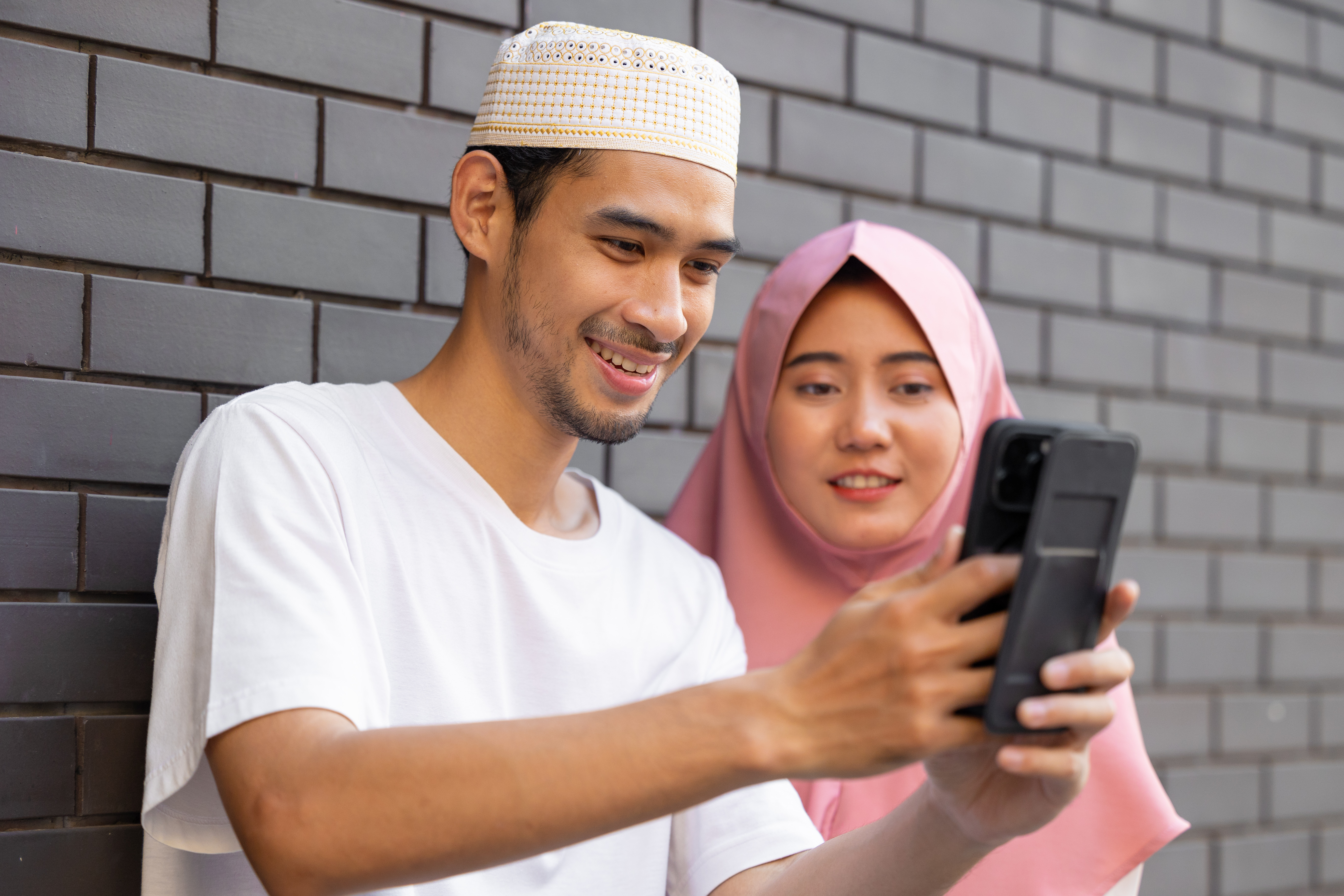 kol-vs-influencer-marketing-apa-bedanya-mana-yang-lebih-efektif-di-2025